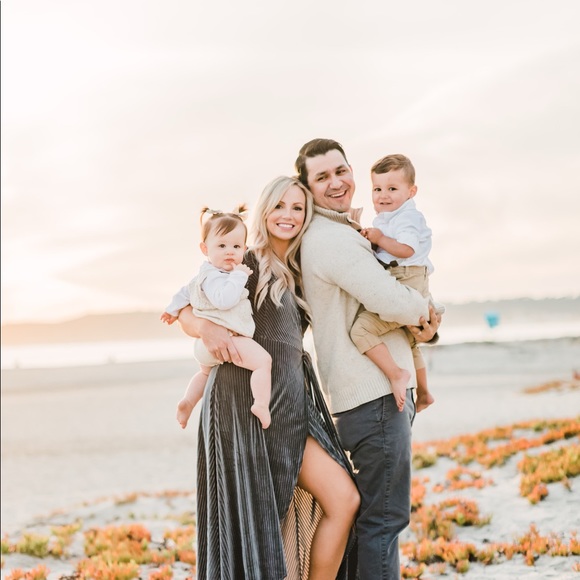 Hello! Welcome to my closet!😊 - Picture 12 of 15